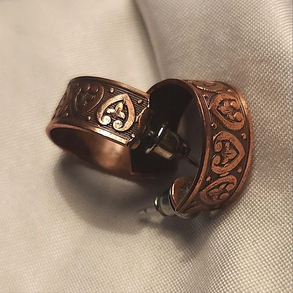 Elegant Copper Heart Pattern Earrings - Picture 1 of 4